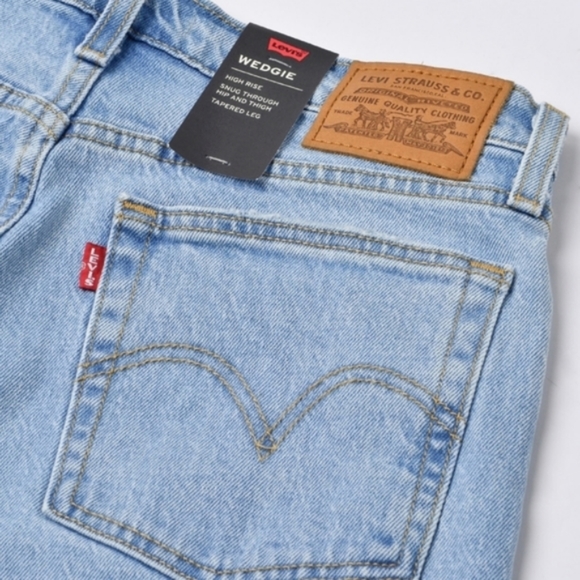 Levi's Wedgie Icon Jeans Tango Talks Light Wash 90s Mom Denim High Rise Waisted - Picture 2 of 12